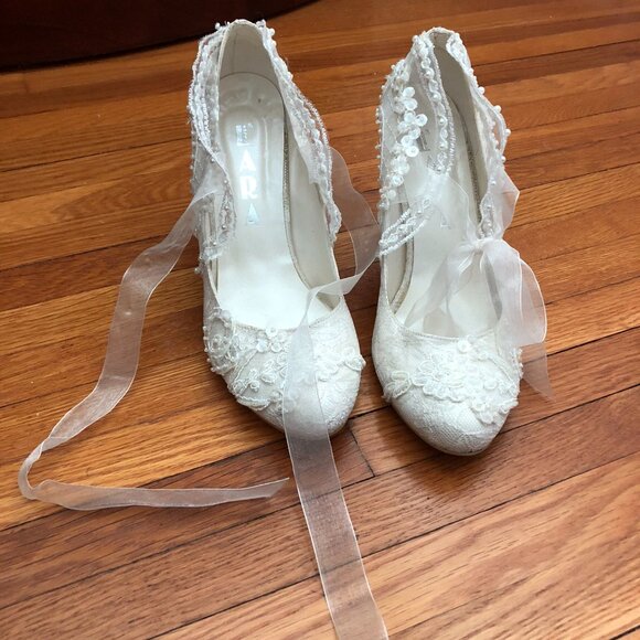 Floral Lace Wedding Shoes for Bride with Pearls and Bows IVORY - Picture 2 of 5